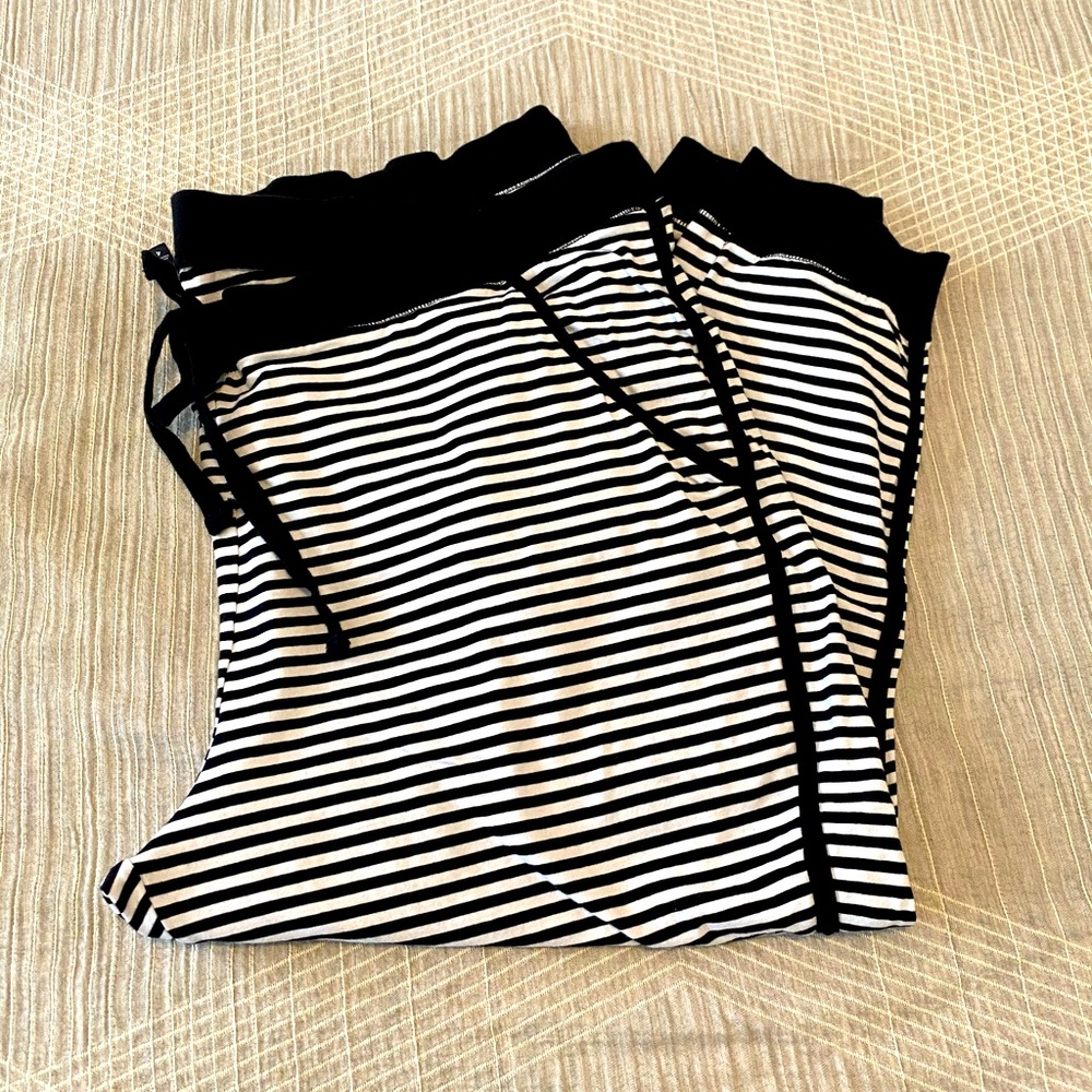 Torrid plus size 4 black and white sleep pants